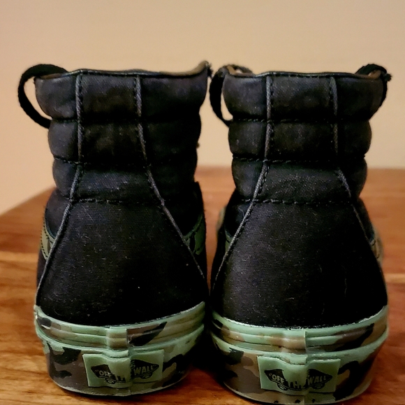 Vans - Picture 3 of 3